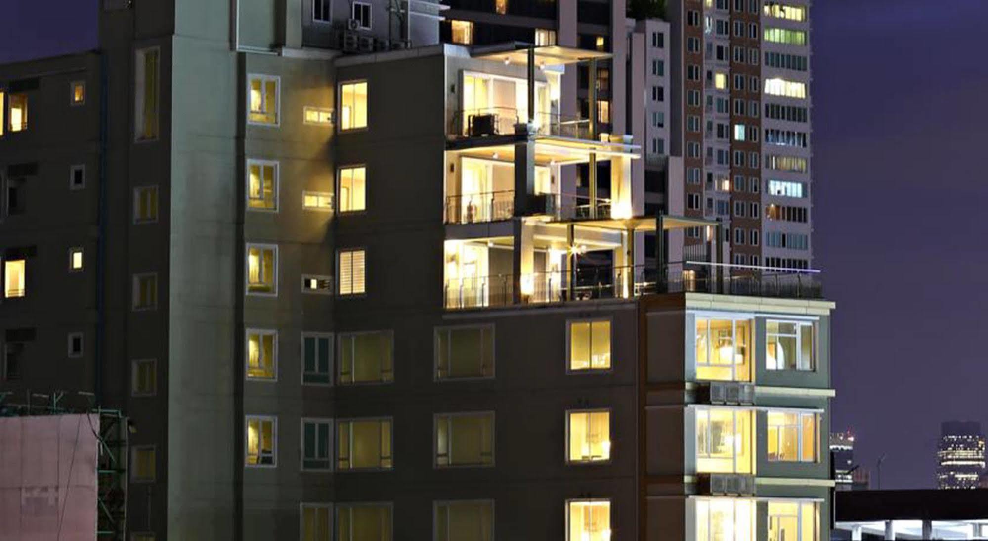 V Residence Бангкок Екстер'єр фото